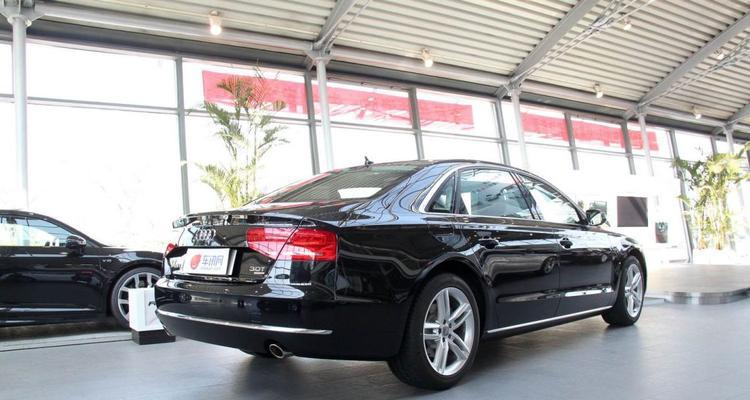 HTCE8(探索HTCE8的卓越功能和令人惊叹的设计)